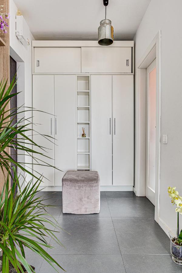 Dodi Studio Compact Arad Bagian luar foto
